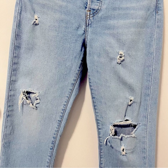 Levi's Wedgie Straight High Rise Raw Hem Distressed Jean Blue size 28 - Picture 4 of 16